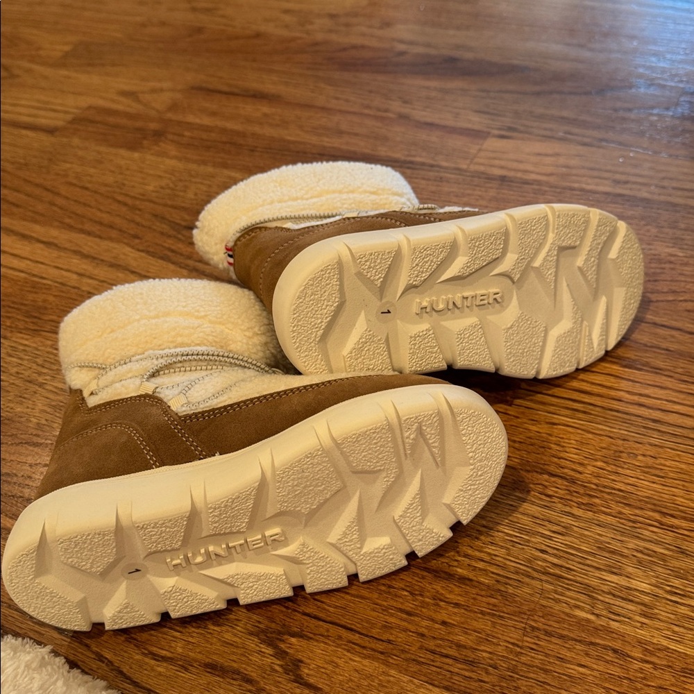 NWT Hunter kids cozy Sherpa waterproof boots size 1 - Picture 8 of 8